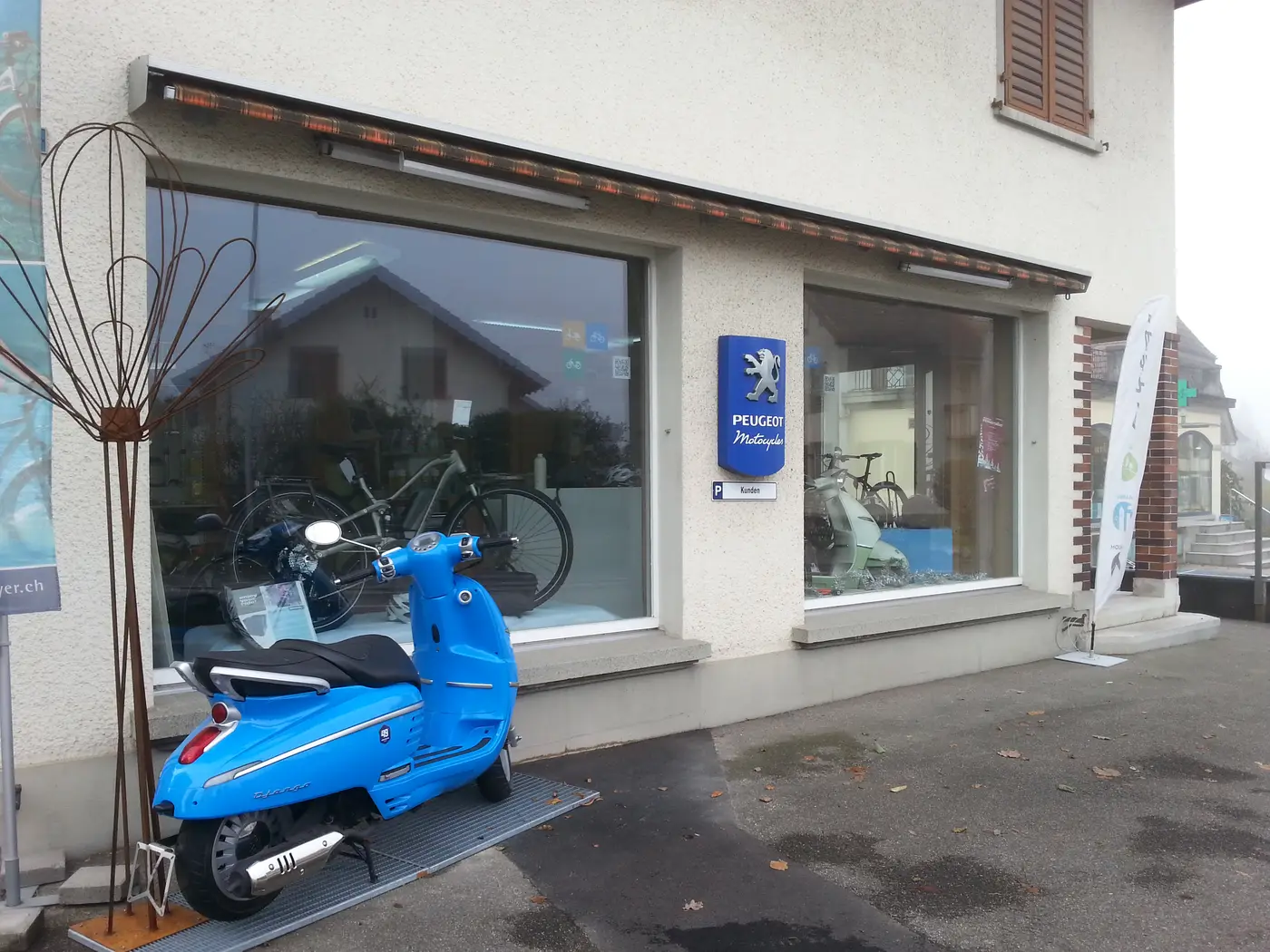 Aussenansicht des Geschäfts von Zweirad Gisin in Roggwil BE